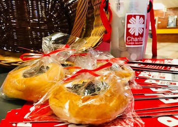 Koláč pro hospic měl u lidí podporu