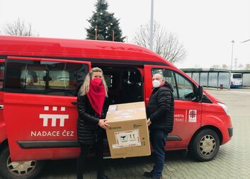 Vánoční dárky v podobě sedmi funkčních tiskáren obdržela Oblastní charita Třebíč