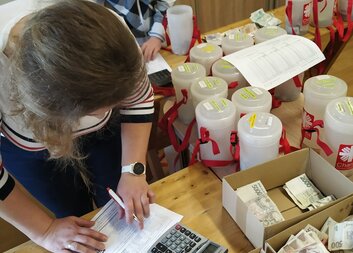 V tyto dny pilně počítáme Tříkrálovou sbírku