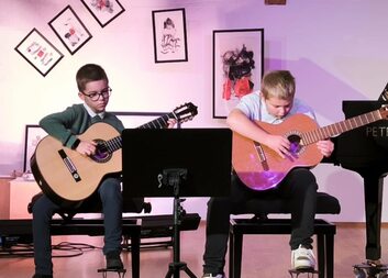 Umění, které pomáhá: Benefice v ZUŠ Hrotovice vynesla 27 645 Kč pro rodiny v nouzi