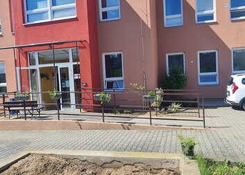 Nové bezbariérové vstupy slouží stacionářům Úsměv a Domovinka